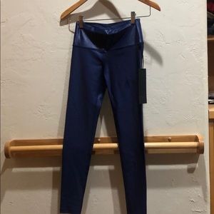 Noli liquid gloss Navy leggins